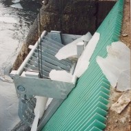Výber kusov ľadu a kmeňov stromov čistiaci stroj hrablíc Streda nad Bodrogom