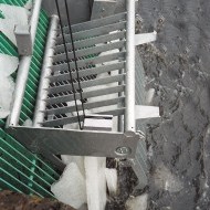 Výber kusov ľadu a kmeňov stromov čistiaci stroj hrablíc Streda nad Bodrogom